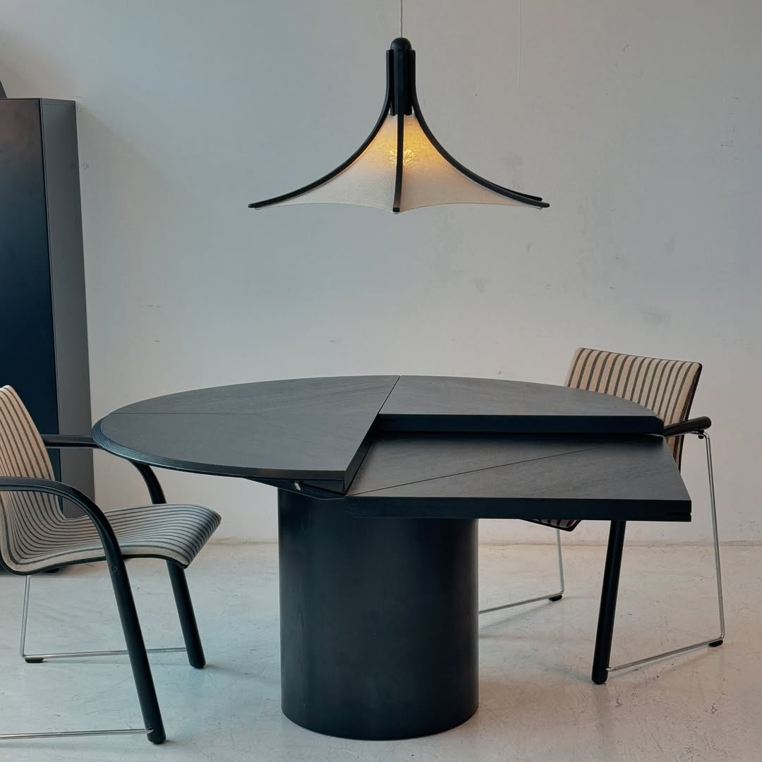 Cobra Table