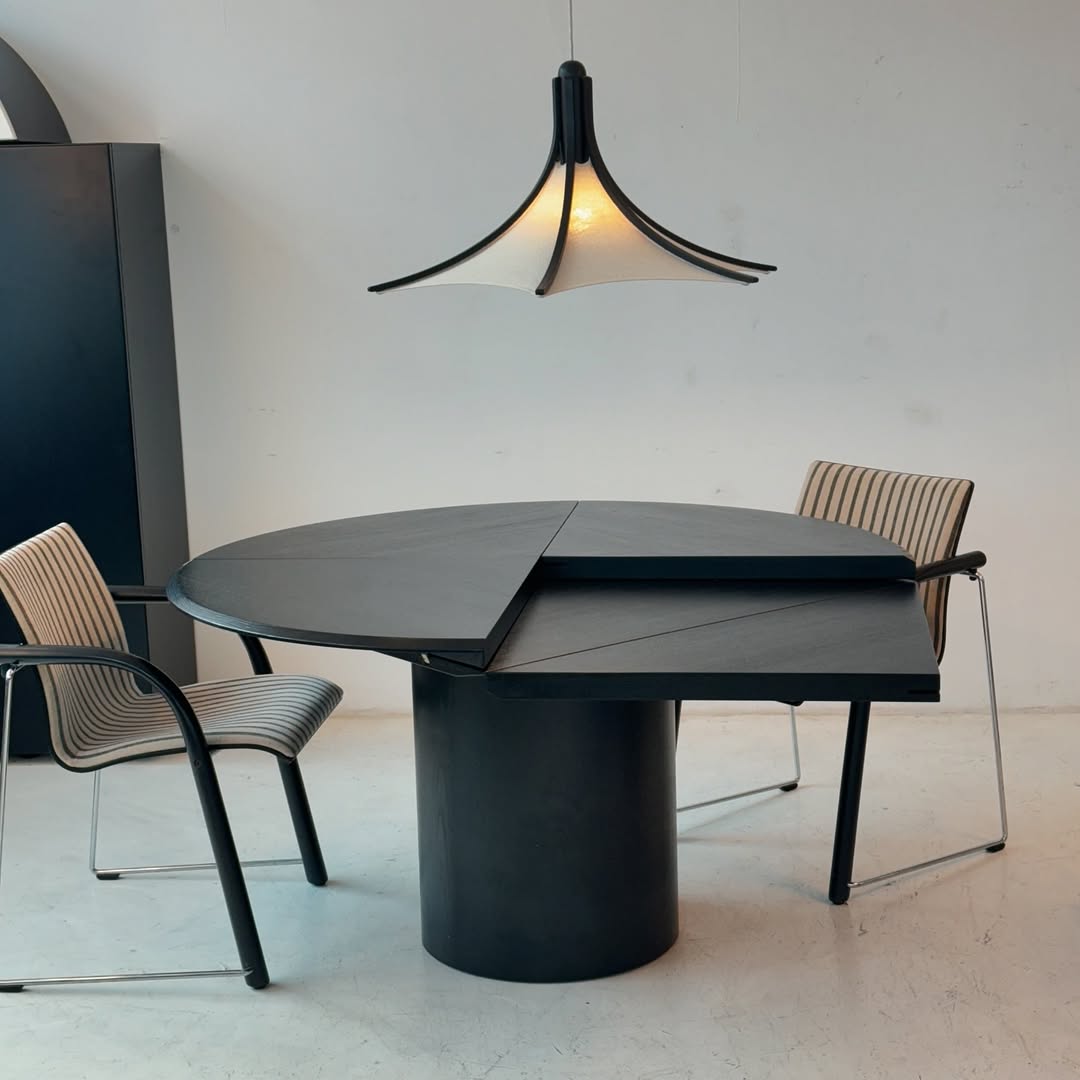 Cobra Table
