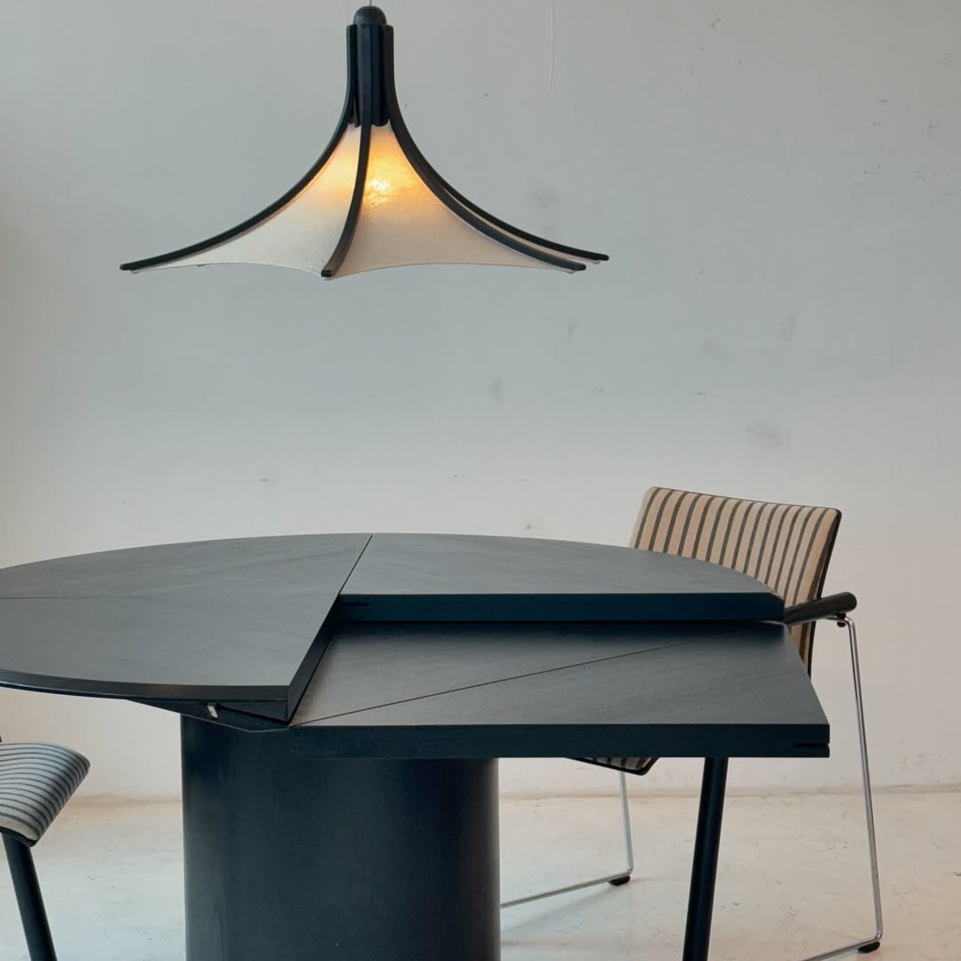 Cobra Table